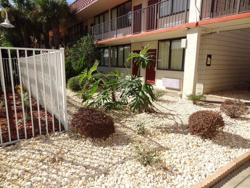 Econo Lodge Palm Harbor - Clearwater Bagian luar foto