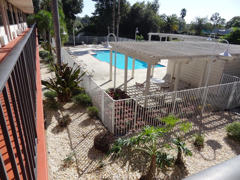 Econo Lodge Palm Harbor - Clearwater Bagian luar foto