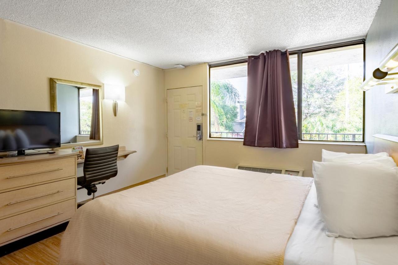 Econo Lodge Palm Harbor - Clearwater Bagian luar foto