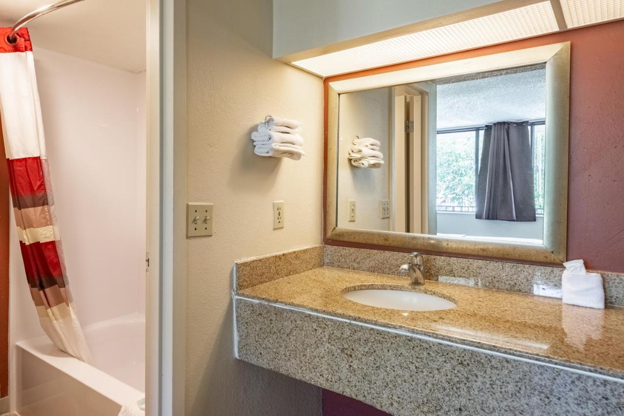 Econo Lodge Palm Harbor - Clearwater Bagian luar foto