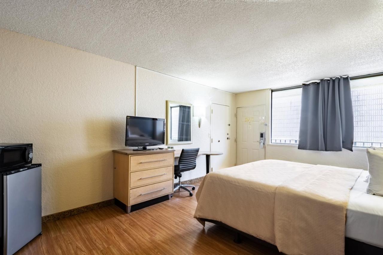 Econo Lodge Palm Harbor - Clearwater Bagian luar foto