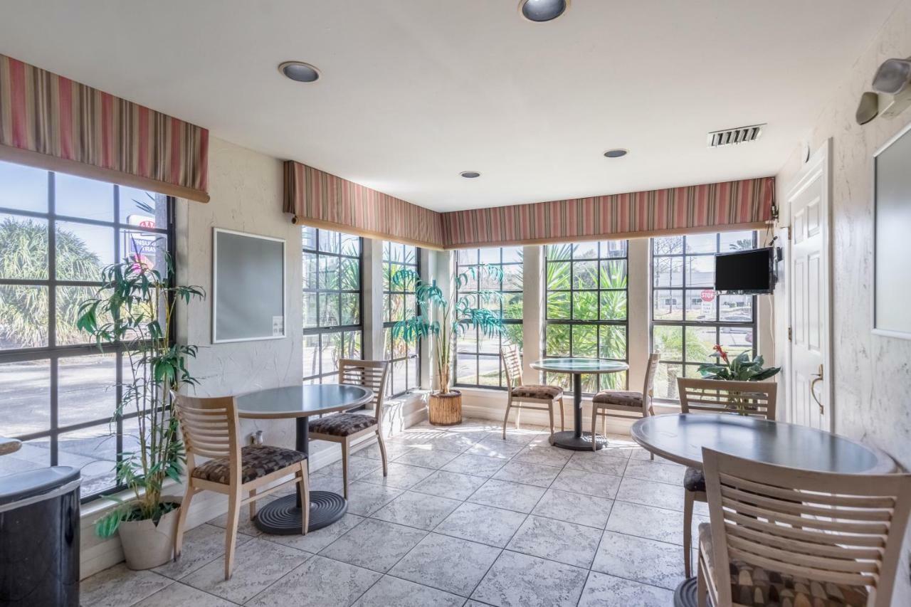 Econo Lodge Palm Harbor - Clearwater Bagian luar foto